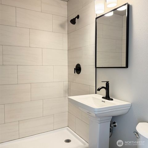 857 S 72nd Street, Tacoma, WA 98408