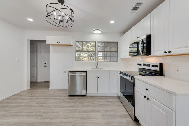 4249 Crenshaw Avenue, Fort Worth, TX 76105