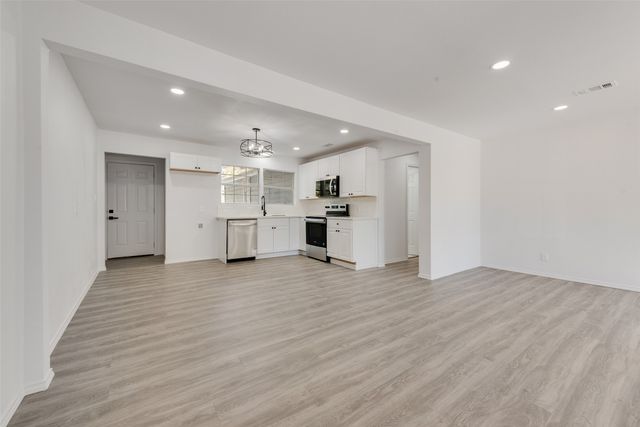 4249 Crenshaw Avenue, Fort Worth, TX 76105