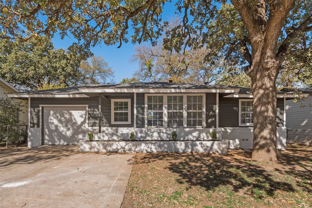 4249 Crenshaw Avenue, Fort Worth, TX 76105