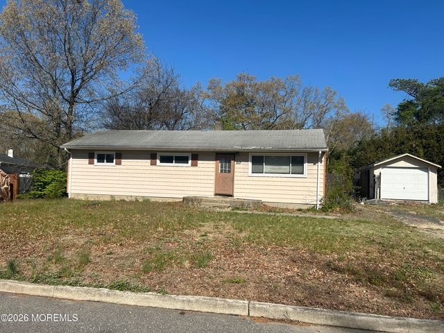 10 Sunset Drive, Howell, NJ 07731