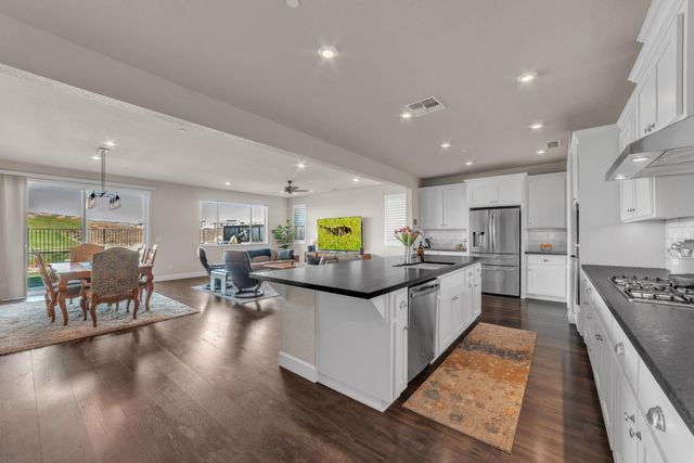 4544 Stone Ranch Dr, Folsom, CA 95630