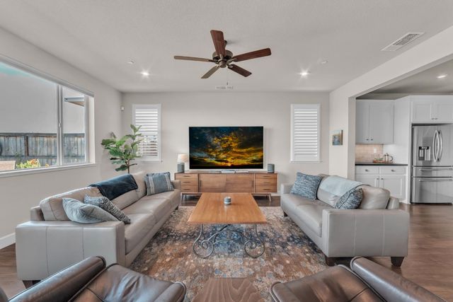 4544 Stone Ranch Dr, Folsom, CA 95630