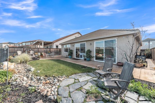 4544 Stone Ranch Dr, Folsom, CA 95630