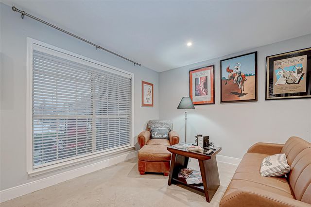 1860 White Oak Drive 375, Houston, TX 77009