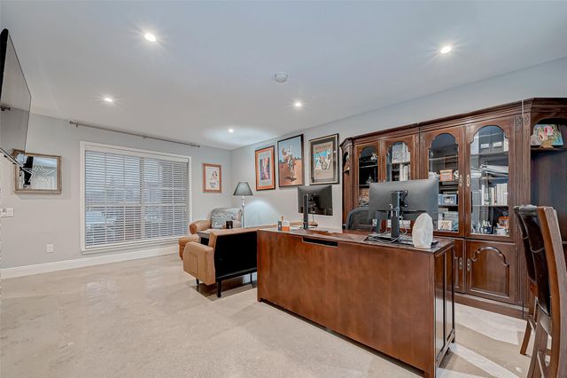 1860 White Oak Drive 375, Houston, TX 77009