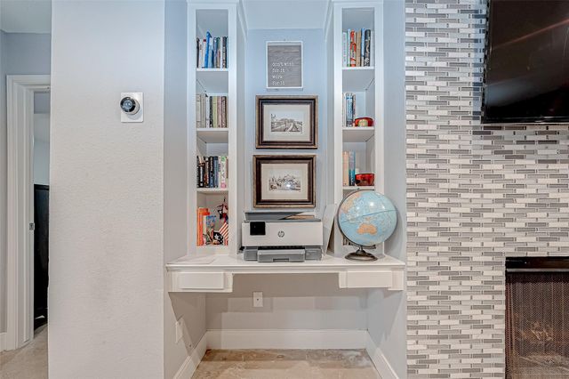 1860 White Oak Drive 375, Houston, TX 77009