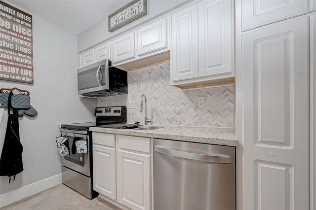 1860 White Oak Drive 375, Houston, TX 77009