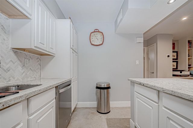 1860 White Oak Drive 375, Houston, TX 77009