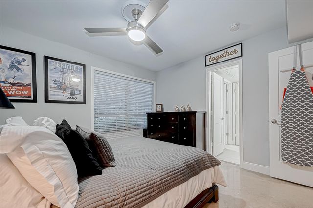 1860 White Oak Drive 375, Houston, TX 77009