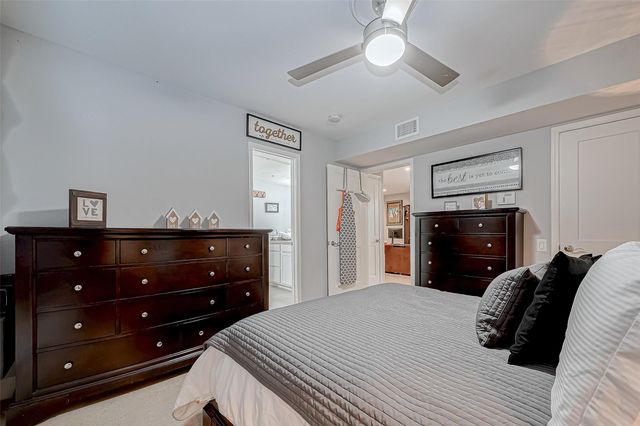 1860 White Oak Drive 375, Houston, TX 77009