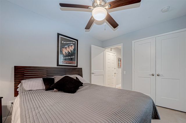 1860 White Oak Drive 375, Houston, TX 77009