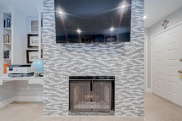 1860 White Oak Drive 375, Houston, TX 77009