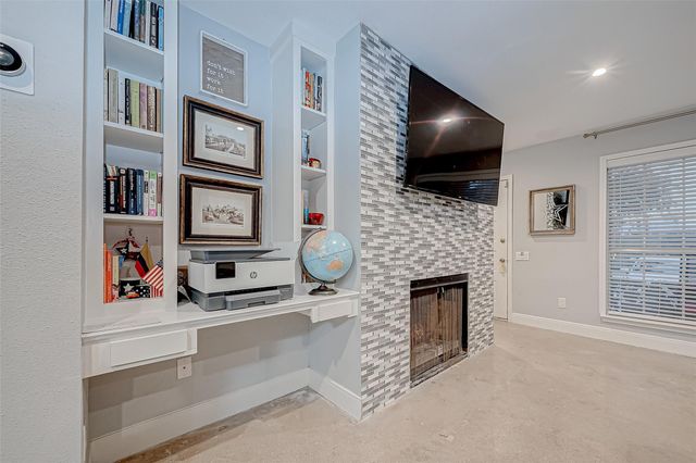 1860 White Oak Drive 375, Houston, TX 77009