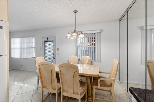 1009 Hythe A, Boca Raton, FL 33434