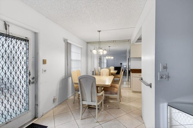 1009 Hythe A, Boca Raton, FL 33434