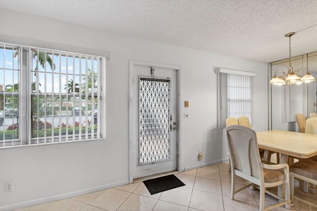 1009 Hythe A, Boca Raton, FL 33434