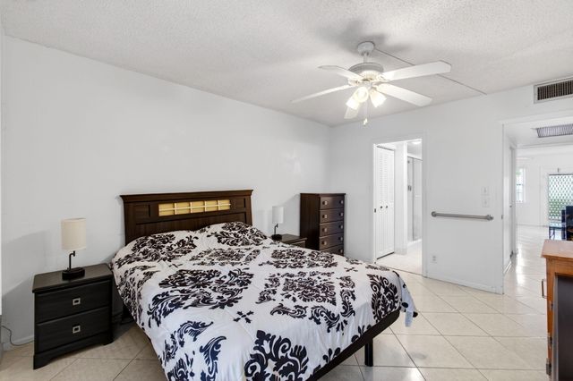 1009 Hythe A, Boca Raton, FL 33434