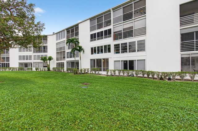 1009 Hythe A, Boca Raton, FL 33434
