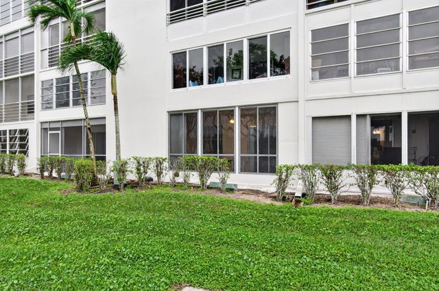 1009 Hythe A, Boca Raton, FL 33434