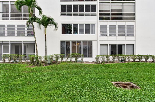 1009 Hythe A, Boca Raton, FL 33434