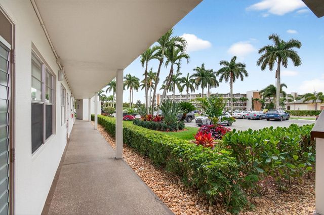 1009 Hythe A, Boca Raton, FL 33434