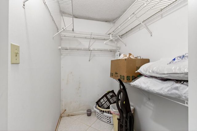 1009 Hythe A, Boca Raton, FL 33434