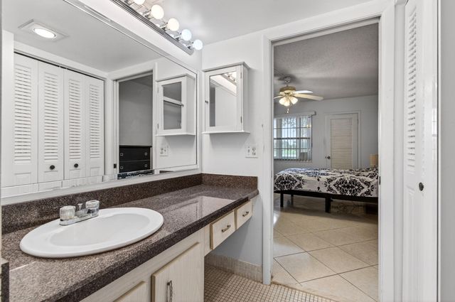 1009 Hythe A, Boca Raton, FL 33434