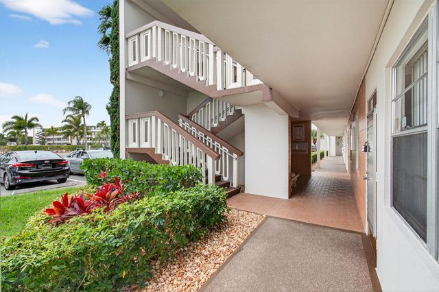 1009 Hythe A, Boca Raton, FL 33434