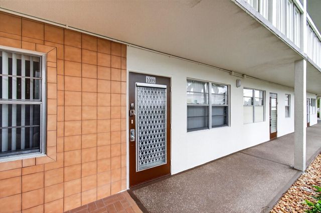 1009 Hythe A, Boca Raton, FL 33434