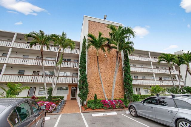 1009 Hythe A, Boca Raton, FL 33434