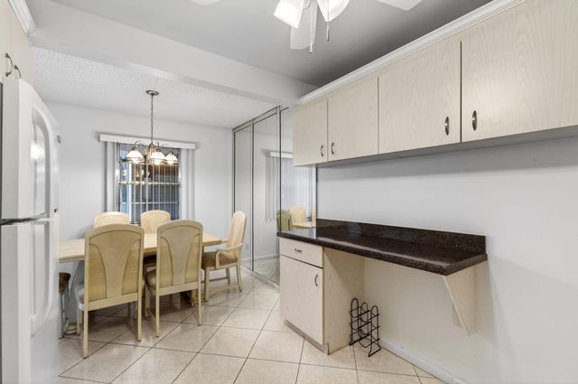 1009 Hythe A, Boca Raton, FL 33434