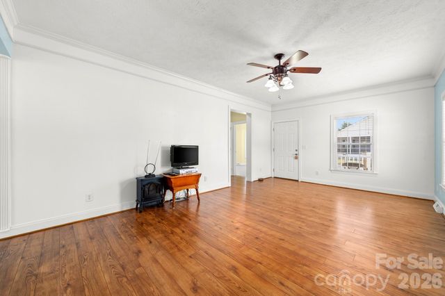 403 Sassafras Drive, Hendersonville, NC 28739