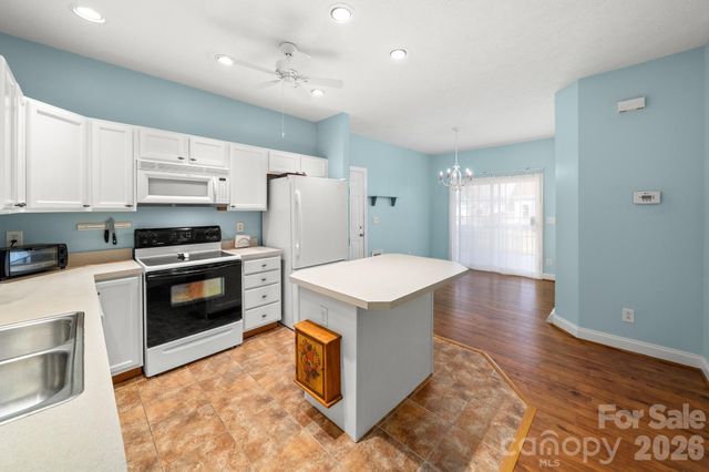 403 Sassafras Drive, Hendersonville, NC 28739