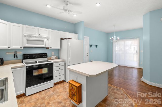 403 Sassafras Drive, Hendersonville, NC 28739