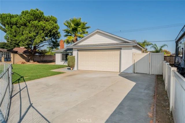 9825 Chantry Avenue, Fontana, CA 92335