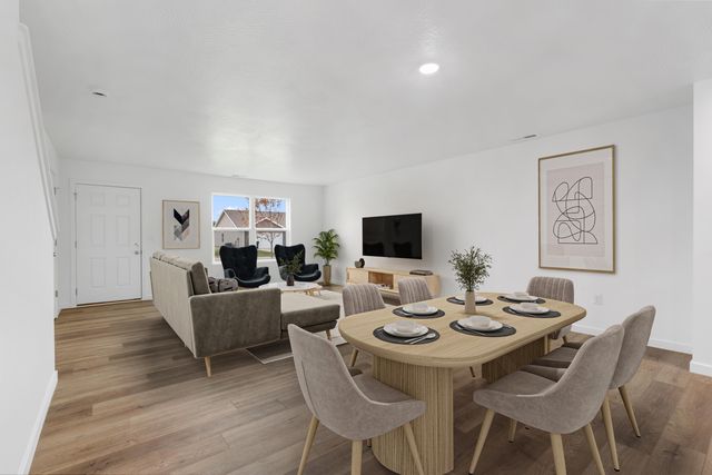 1750 N Boxwood Drive, Brookline, MO 65619