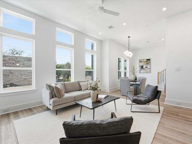 1513 Mckee Street, Houston, TX 77009