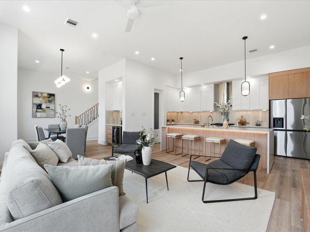 1513 Mckee Street, Houston, TX 77009