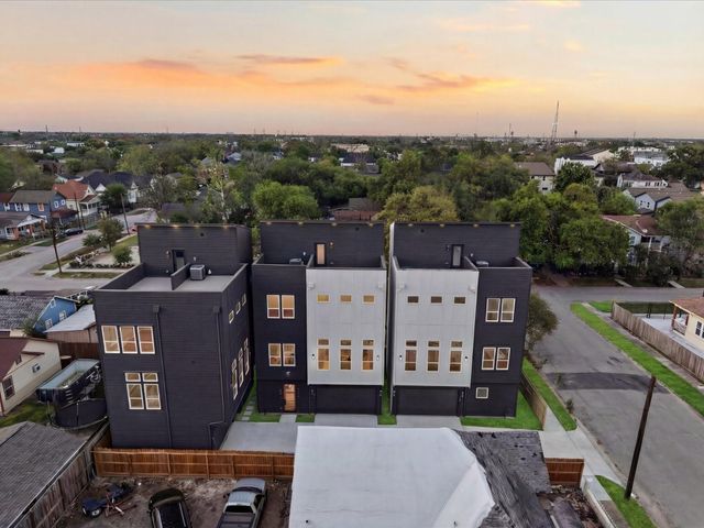 1513 Mckee Street, Houston, TX 77009