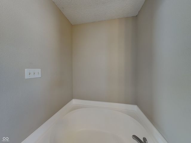 4139 Canapple Drive, Indianapolis, IN 46235