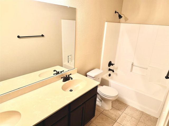 387 Orbit Drive, Lavon, TX 75166