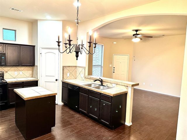 387 Orbit Drive, Lavon, TX 75166