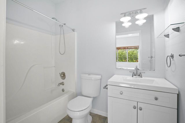 1106 SE Catherine Way, Grants Pass, OR 97526