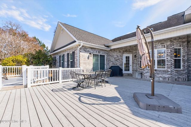 1126 N Middleton Drive NW, Calabash, NC 28467