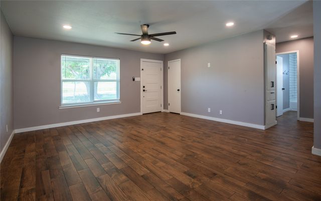 1117 Ross Lane, Granbury, TX 76048
