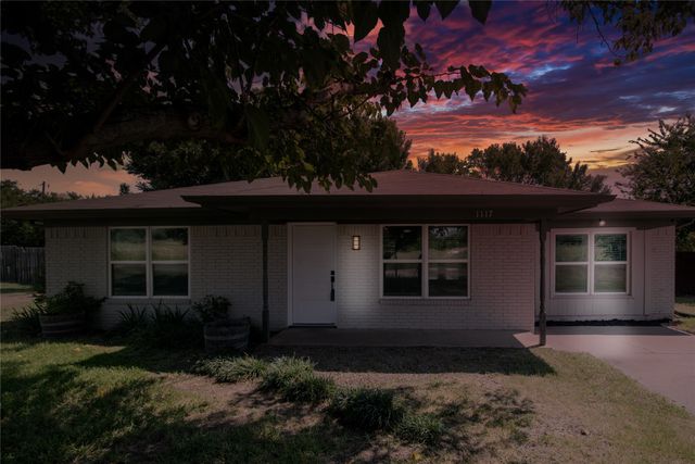 1117 Ross Lane, Granbury, TX 76048