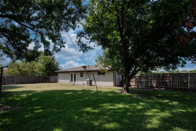 1117 Ross Lane, Granbury, TX 76048