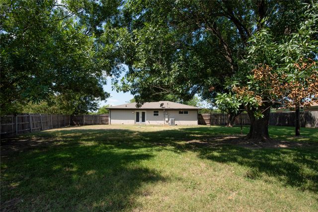 1117 Ross Lane, Granbury, TX 76048