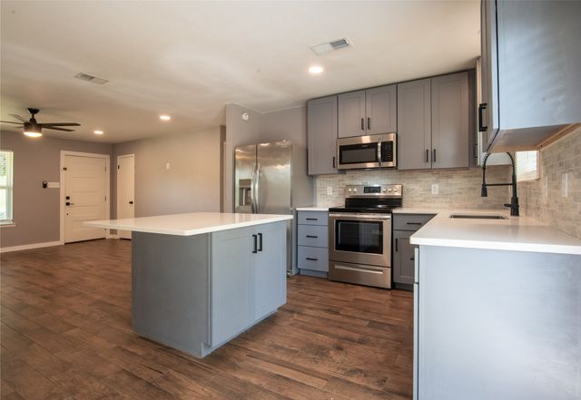 1117 Ross Lane, Granbury, TX 76048